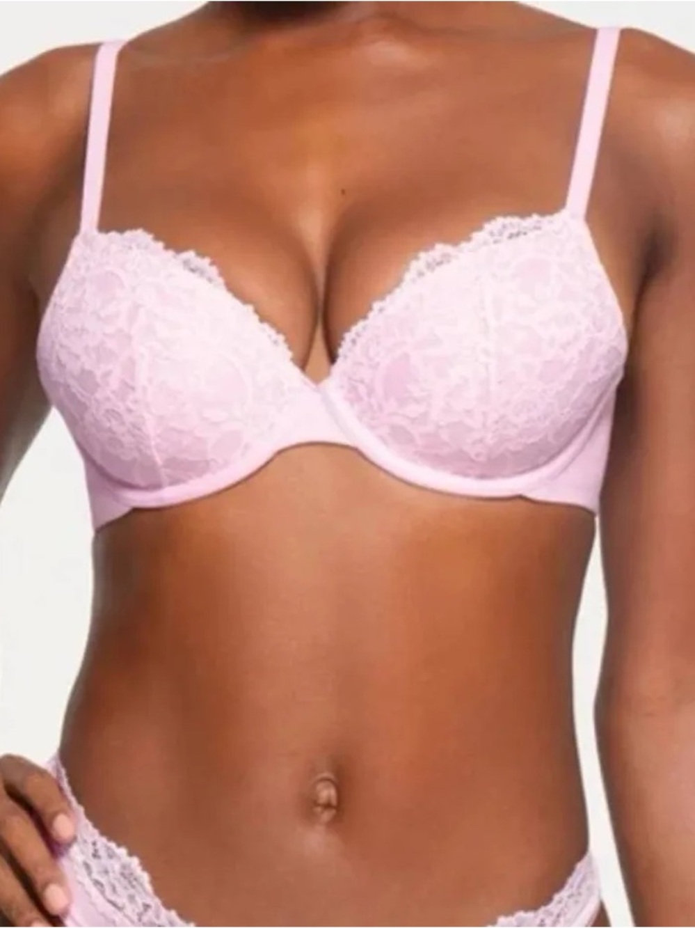 SKIMS Delicate Lace Bra in Soft Pink
